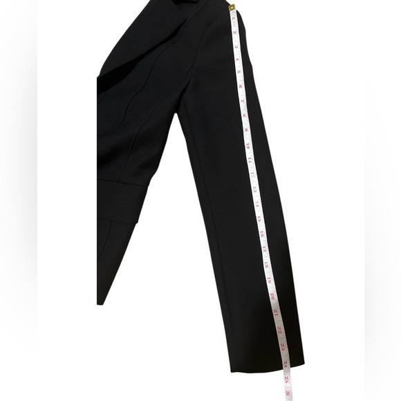 White House Black Market Signature
Blazer Black Size 6 - Picture 11 of 14